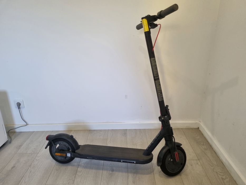 Estou vendendo uma trotineta quase nova.