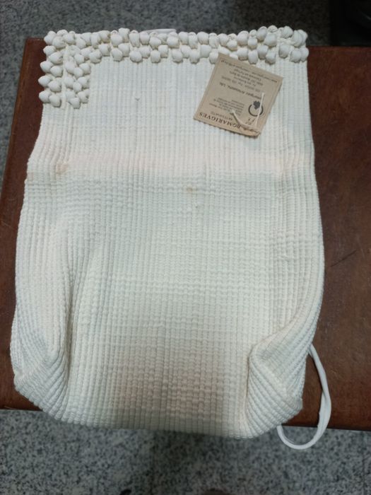 Bolsa nova feita em tear manual - artesanato