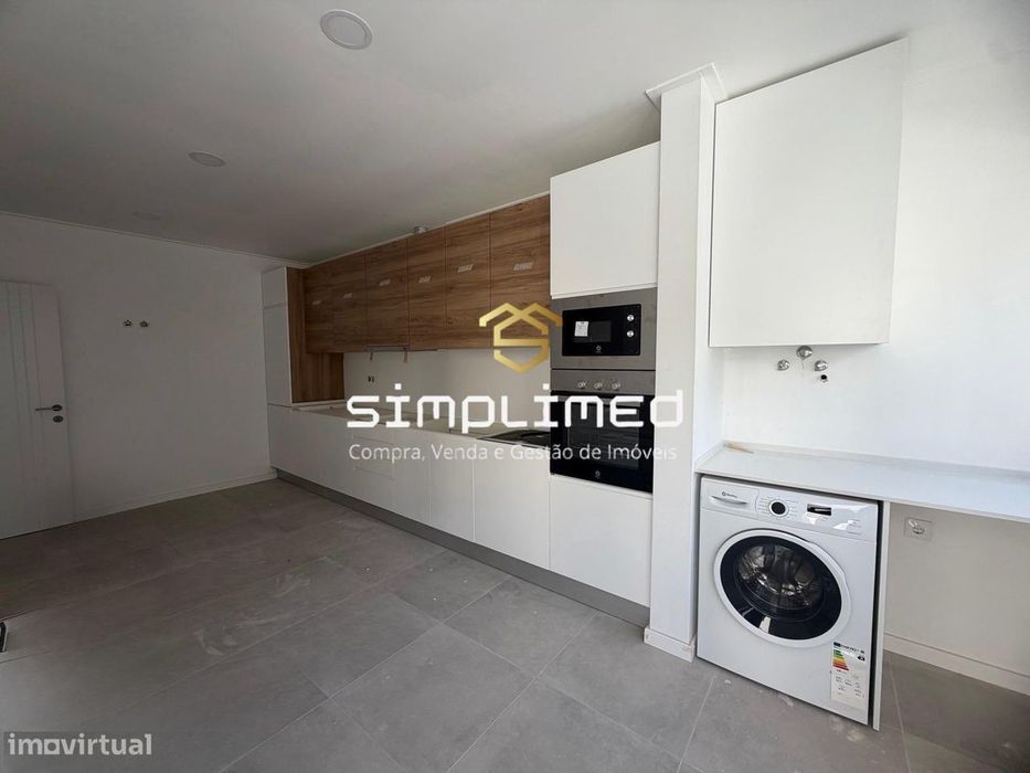 Apartamento T3 completamente remodelado