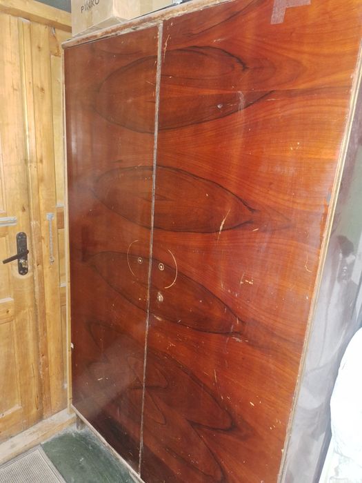 Шафа для одягу чи інших речей