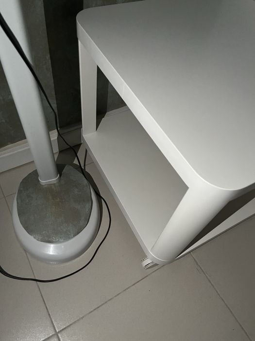 Mesas / moveis branco cada 25