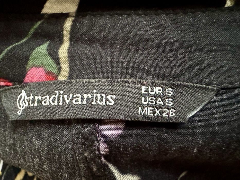 Sukienka codzienna Stradivarius
