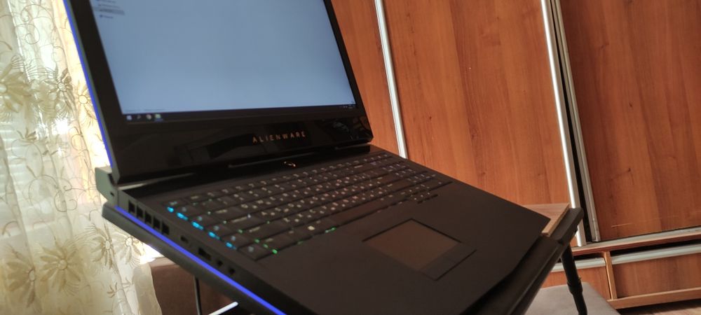 Ігровий ноутбук  Alienware 17R4, 1070 8gb, i7 7700HQ