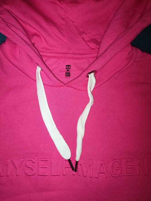 Стильный худи реглан кенгурушка малинового цвета. Размер XS.новый