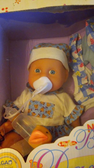 vende-se  bonecas ainda na caixa original nunca mexidas