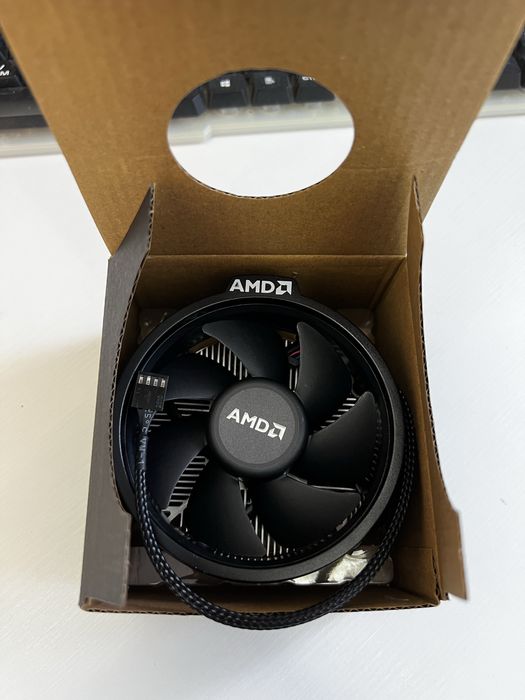 Кулер AMD  для Ryzen 5 5600