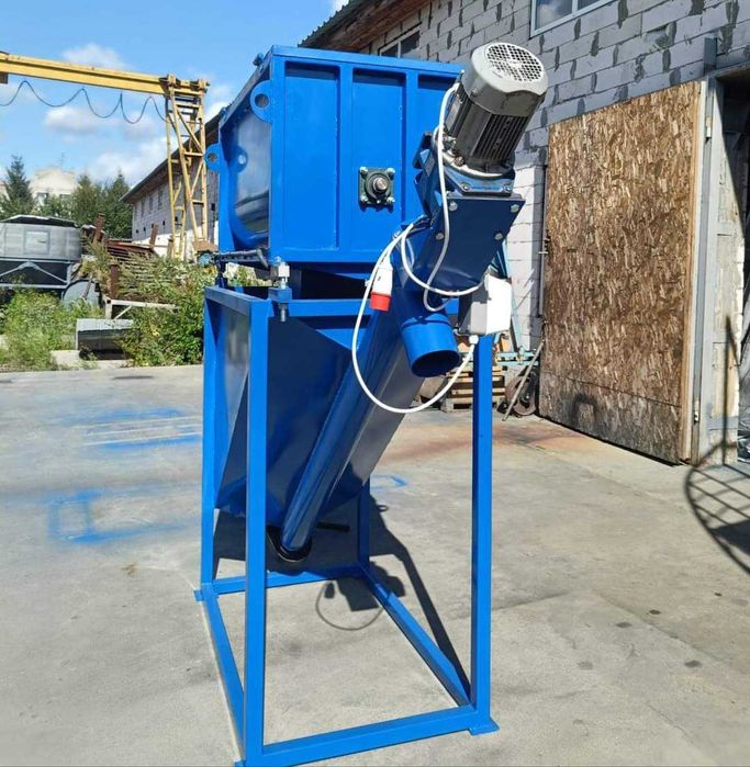 Шнековий змішувач корму, горизонтальный кормосмеситель