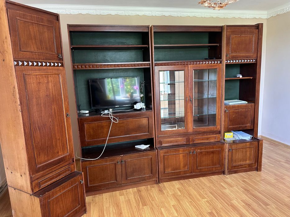 Стінка у вітальню