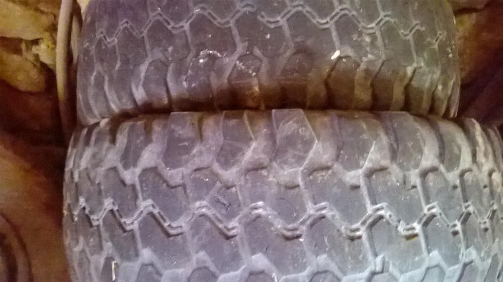 3 pneus Fedima 33 12/50 R15 para rechapar