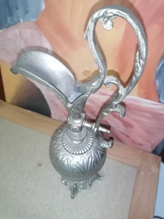 Ânfora antiga trabalhada