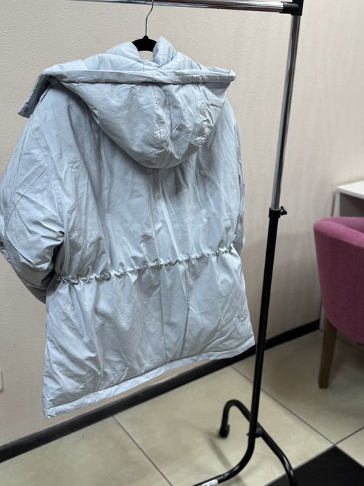 Продам курточку нова