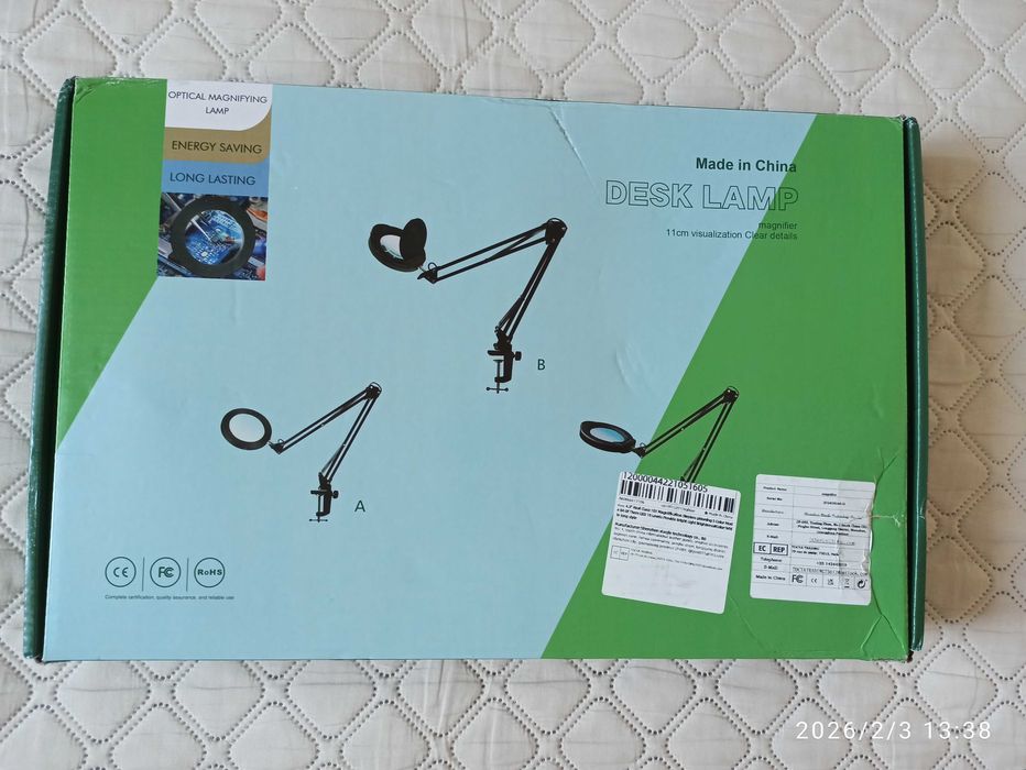 Лампа лупа светодиодная на струбцине.