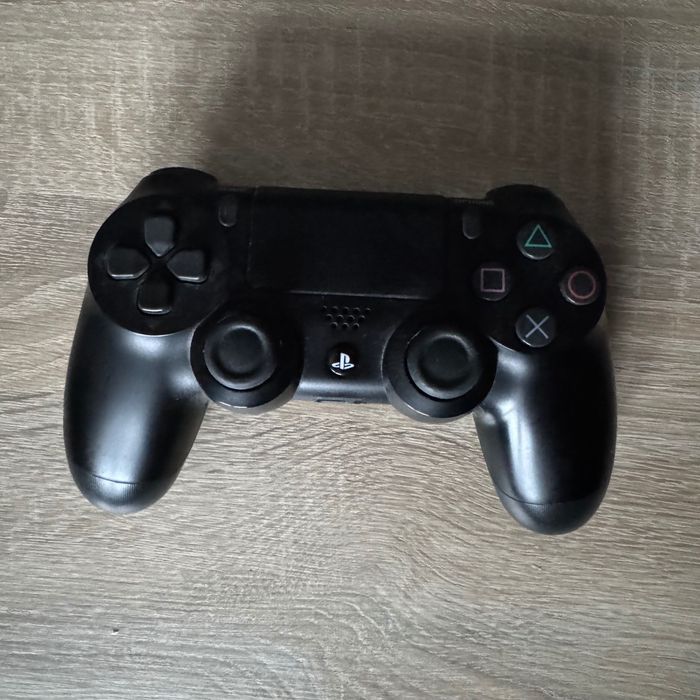 PlayStation 4 + 6 gier