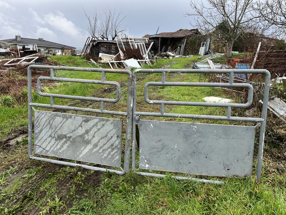 Portões em tubo de ferro