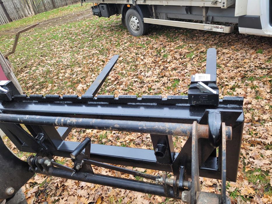 Paleciak do tura ciągnika/ WIdły do palet 120cm do ładowacza czołowego