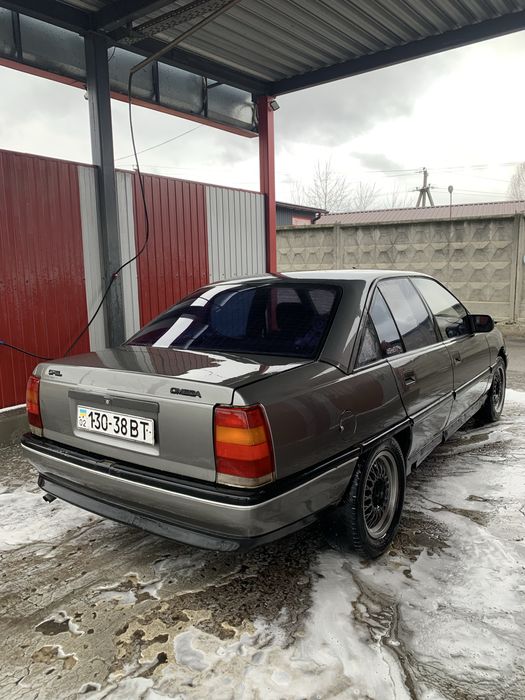 Opel omega А 1987