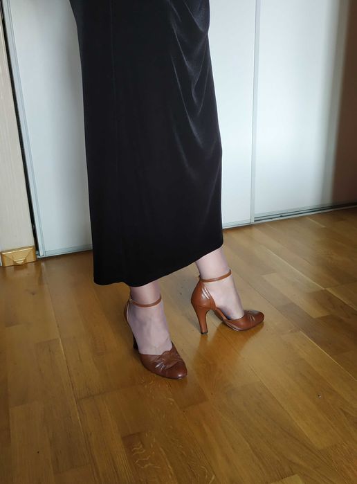 Szpilki skórzane firmy Salamander brązowe