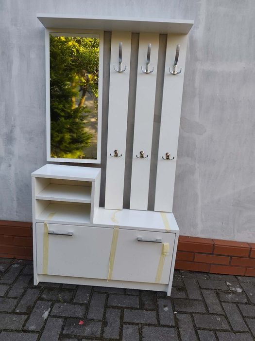 Szafka na buty z lustrem i wieszakami