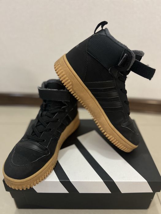 Кеди Adidas утеплені чорні 35 розмір
