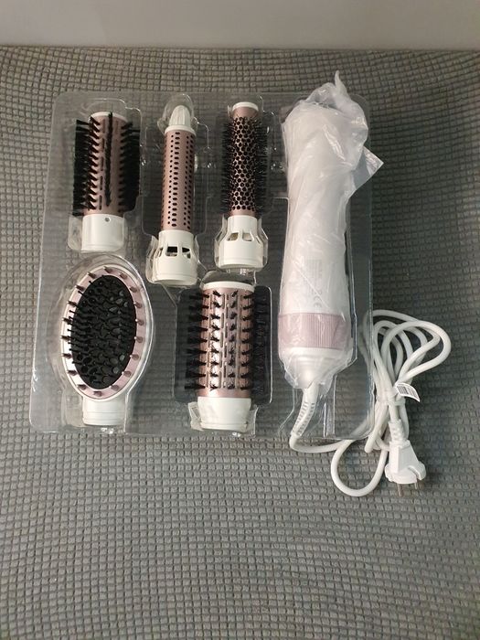Suszarko-lokówka marki Cecotec model Bamba CeramicCare 5in1 Pro Gyro.