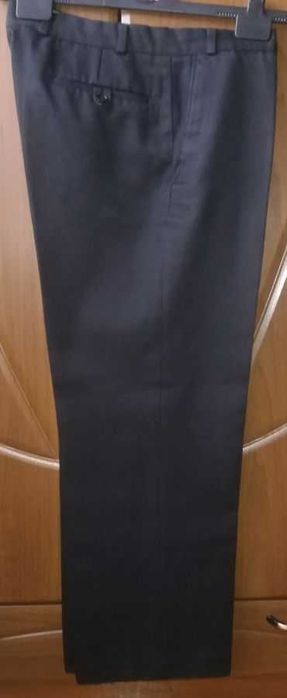 Czarne spodnie garniturowe r. L C&A