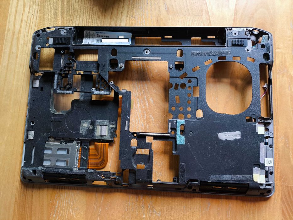 Obudowa Dell Latitude E6330 zestaw Klapa dolna + Palmrest + Kadłubek
