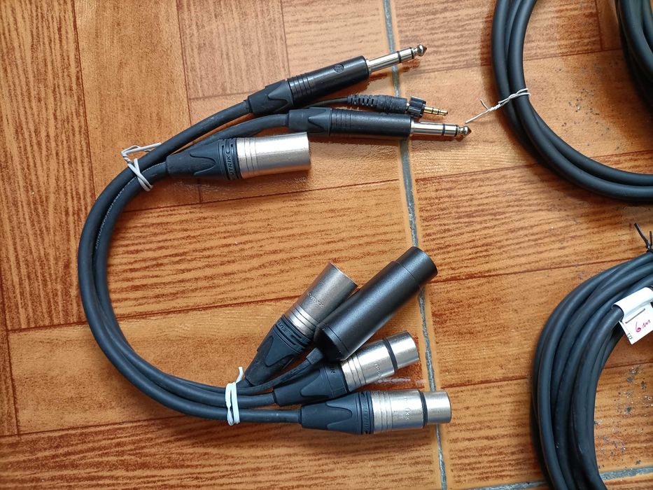 Cabos de áudio profissional (XLR, RCA, jack)