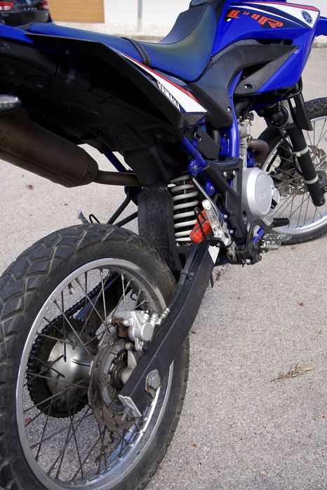 Yamaha WR125R 2009 – apenas 13.107 km, sempre em garagem