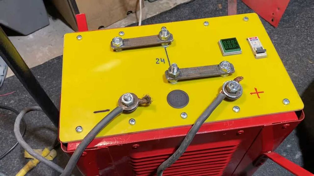 Мощное пусковое устройство для автомобиля 12в / 24 в