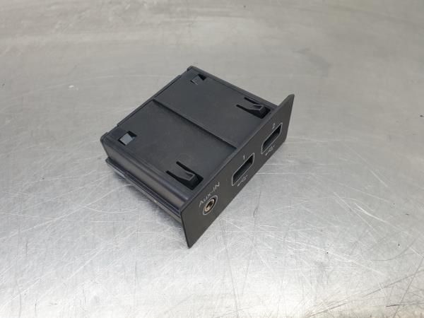 Módulo USB / AUX / IPOD RENAULT Captur II