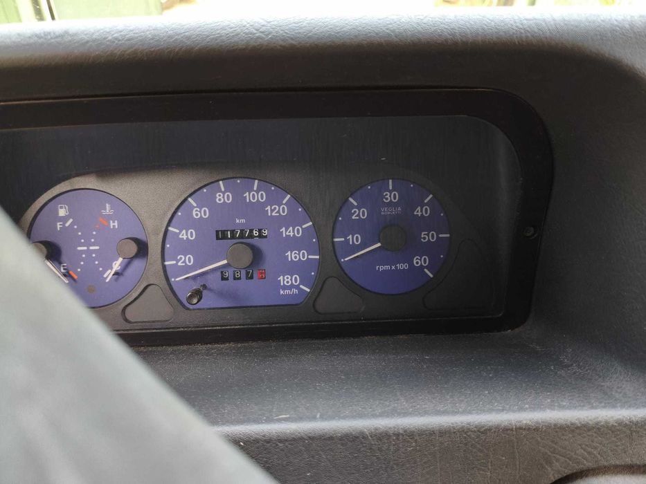 Autocaravana Challenger 103GA em ótimo estado, modelo de 2001