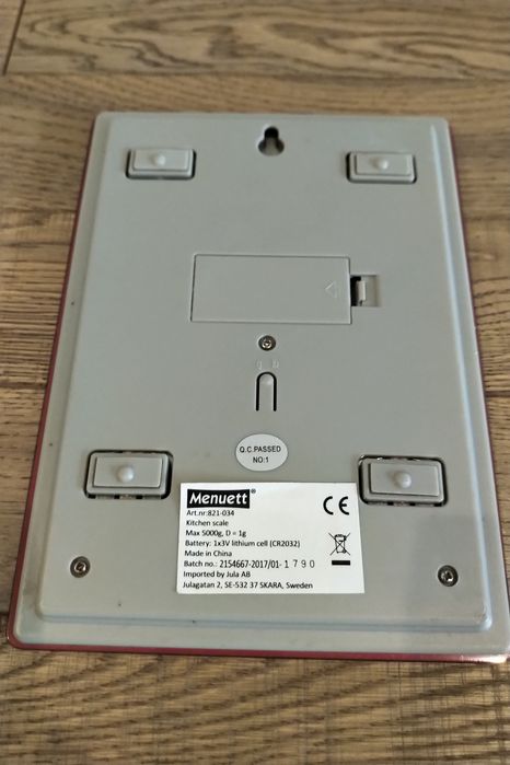 Menuett waga kuchenna elektroniczna czerwona