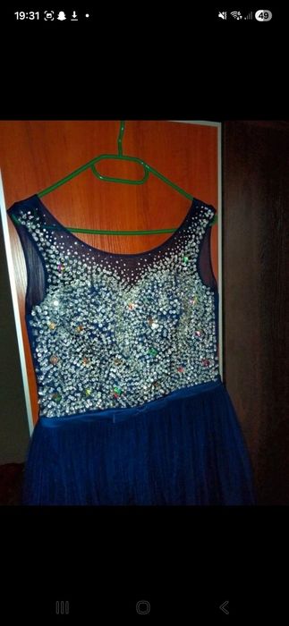 Suknia z wiązanym tyłem