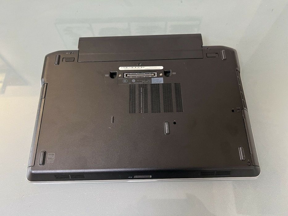 Dell Latitude E6330 -- Intel Core i5 / 6Gb RAM / SSD 256Gb
