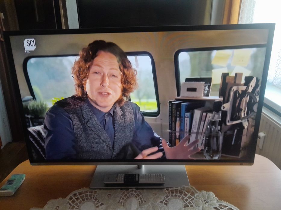 Telewizor Toshiba 40 cali sprawny z małą wadą