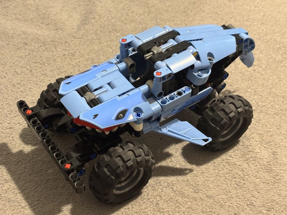 Lego technic shark monster truck