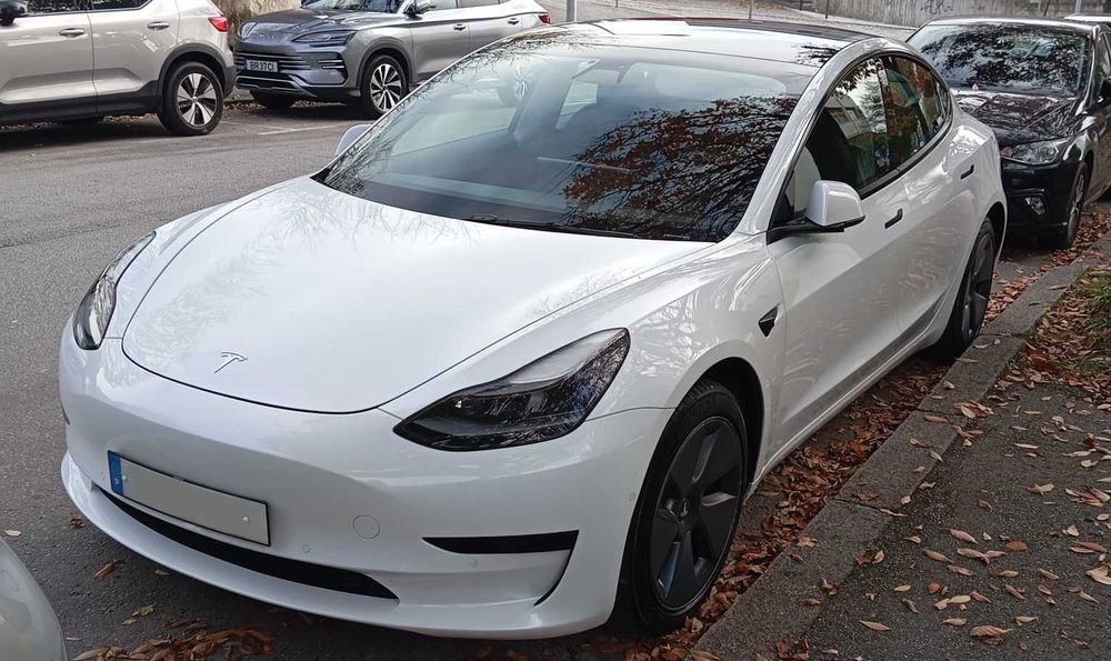 Tesla Model 3 2021 SR+
