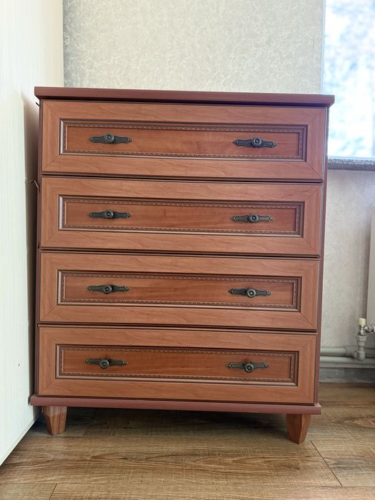 Якісний Комод на 4 шухляди Польща