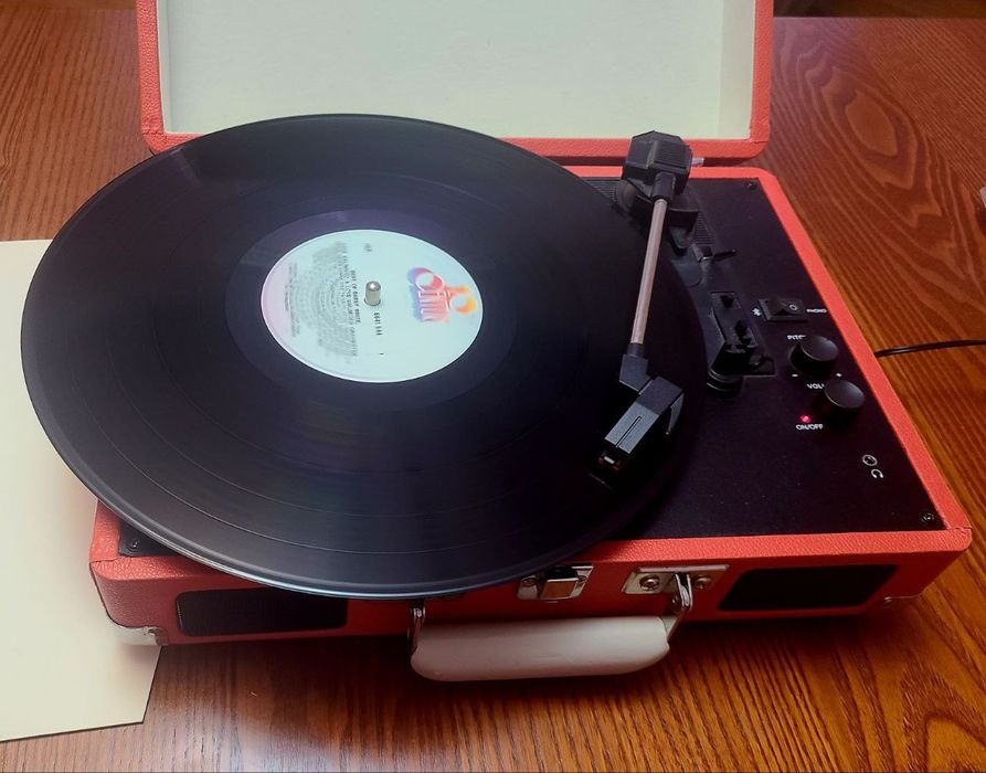 Вініловий програвач Crosley Cruiser Bluetooth Red