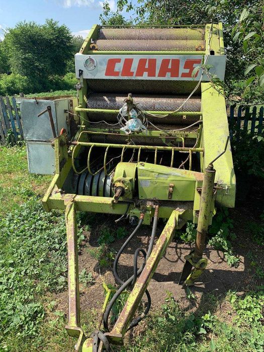 Прес підбирач рулонний Claas Rollant 44