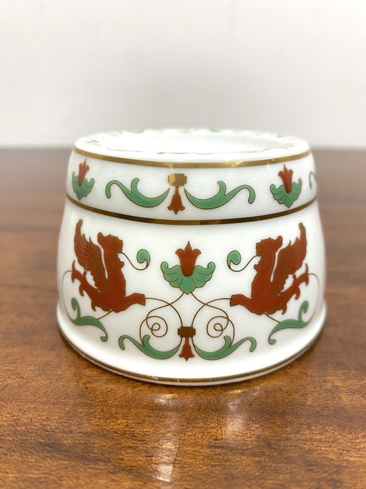 Saleiro de mesa.