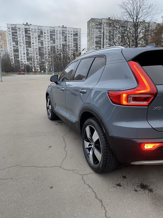 VOLVO XC40 T5 Momentum