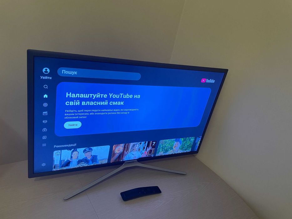 Телевізор Samsung 32" FullHD Smart TV M5500AUXUA I Відмінний стан