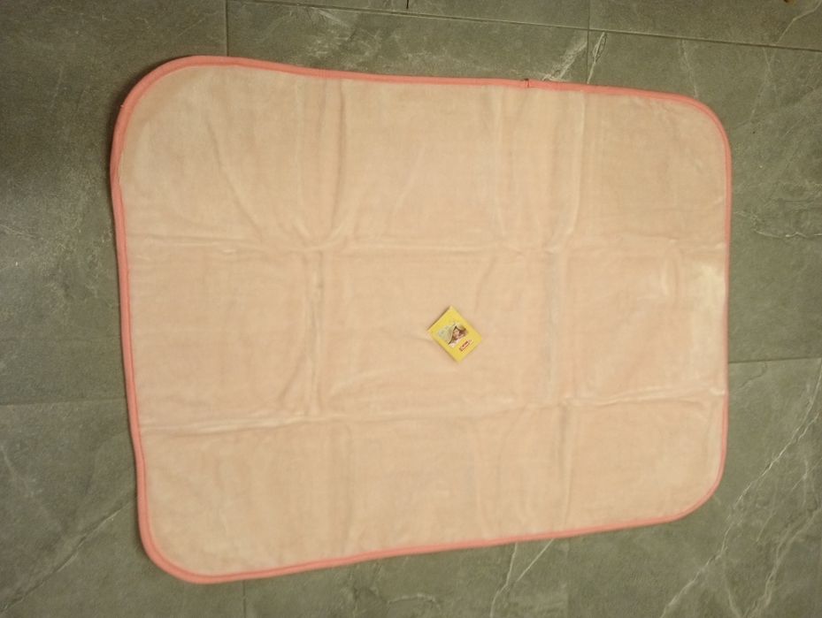 Kocyk różowy  110/80 nowy