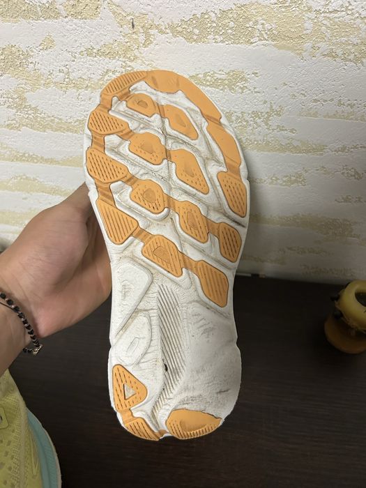 Hoka clifton 9 44 розмір