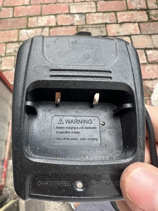 Зарядний пристрій place type li-ion battery charger