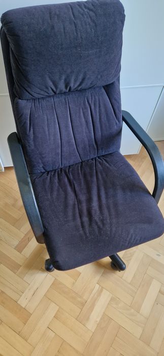 Fotel biurowy czarny