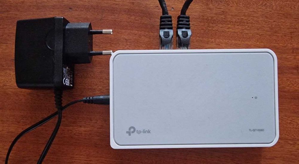 Комутатор TP-Link TL-SF1008D