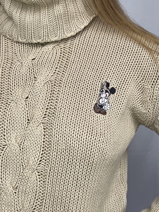 Bawełniany beżowy sweter z golfem myszka minnie disney s