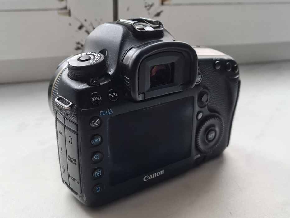 Canon EOS 5D Mark III body Сanon 50мм 1.4 Canon EF 16-35mm f/2.8L II